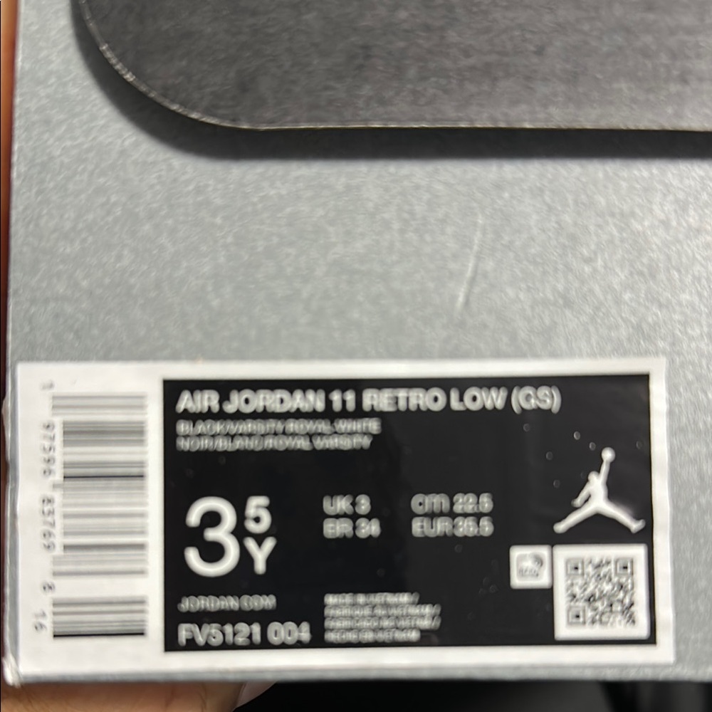 Air Jordan 11 Retro Low Sneakers